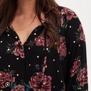 Torrid Shirttail crinkle gauze with lurex floral and dot button down blouse XL